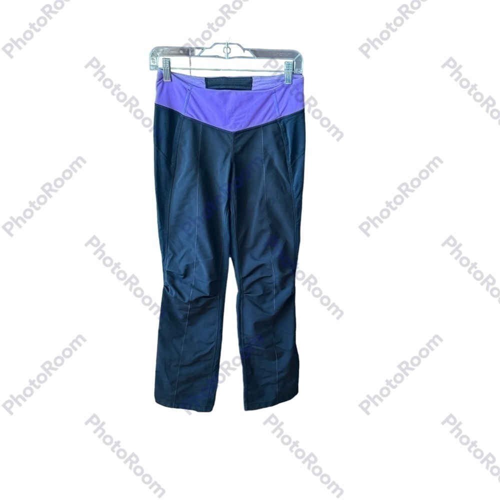 This is Lululemon jogger size 6 warm inside the material perfect for winter